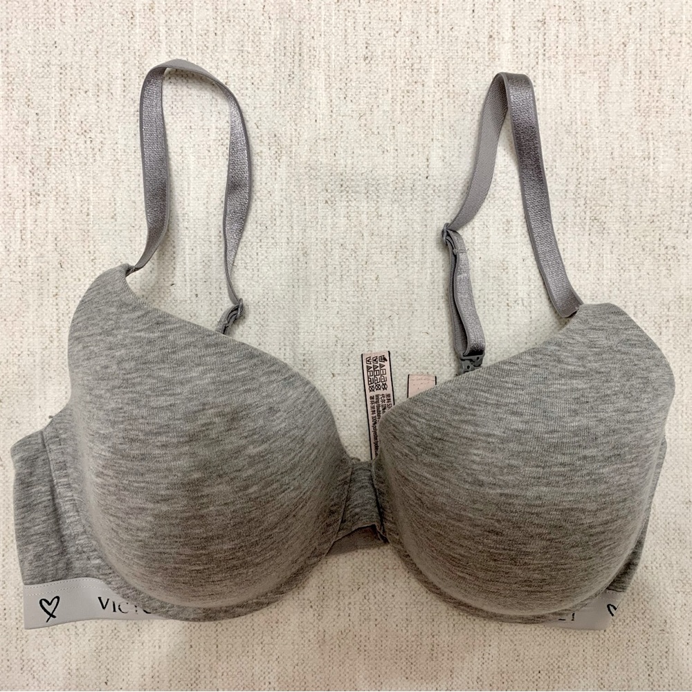 Victorias Secret T-Shirt Lightly Lined Demi - EUC - 32DD